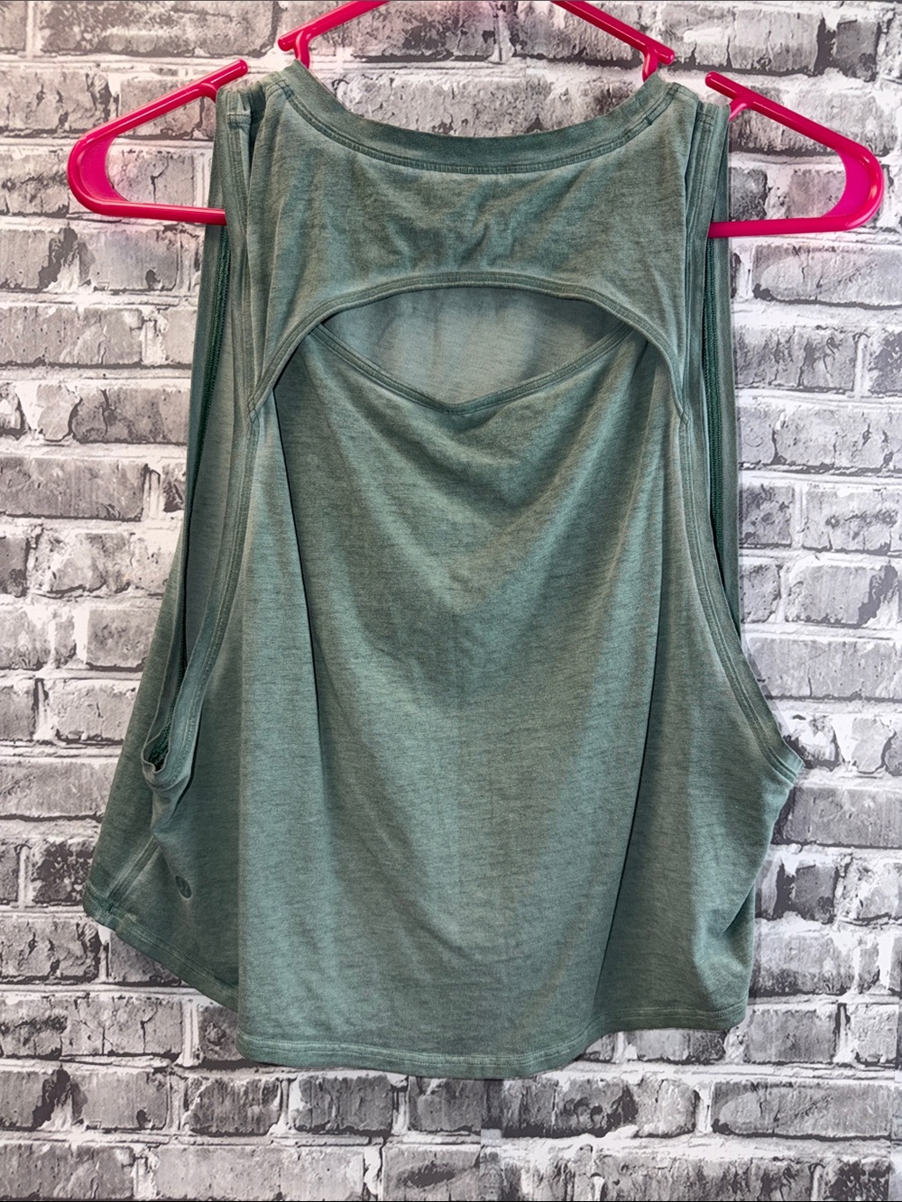 Lululemon Washed Green Sleeveless Cutout Back Tank Top - Women‎